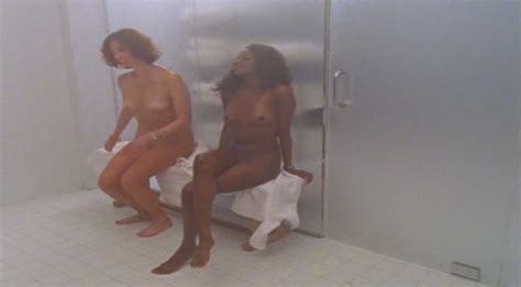 naked kristin davis in sex and the city the movie