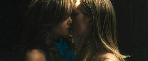 leighton meester and danneel harris lesbian kiss in the roommate scandal planet