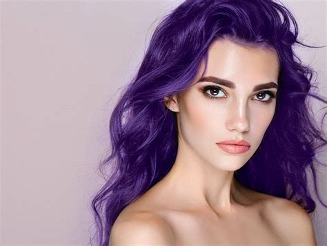 best vibrant and chic dark purple hair colour ideas