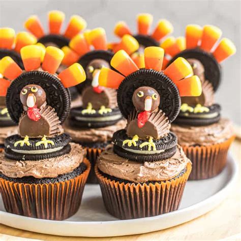 thanksgiving turkey cupcakes brown eyed baker