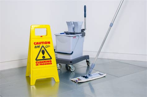 cleaning janitorial services
