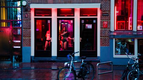 Save Our Windows Amsterdam S Plan For The Red Light District Pisses