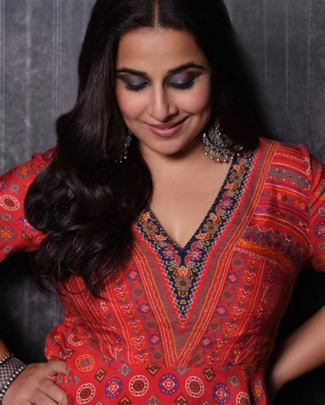 Vidya Balan Wears Rs 13k Silk Lehenga In New Pictures Stunning Beauty