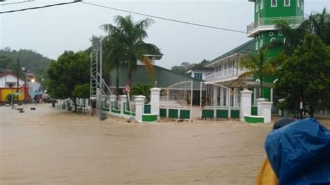 banjir bandang di bangka belitung rusak sejumlah jalan dan jembatan