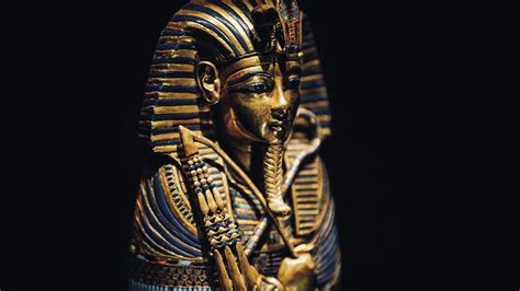 five mysterious secrets about king tutankhamun s tomb youregypttours