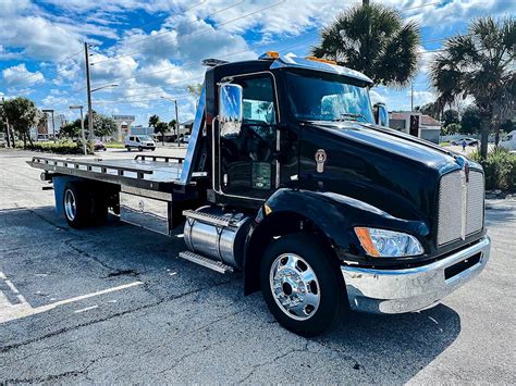 kenworth  single axle rollback truck paccar hp  speed