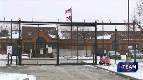 Guard At Womens Prison In Cleveland Charged With Having Sex With