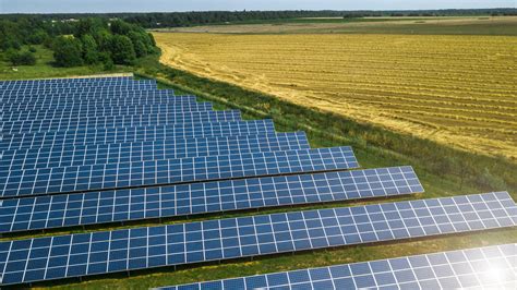 beautifying  solar farm  reasons  choose padmount  poles