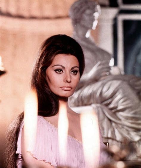 Sophia Loren Image