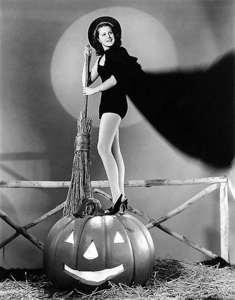 Pin By Stellastarlight On Spooky Halloween Pinups Vintage Halloween