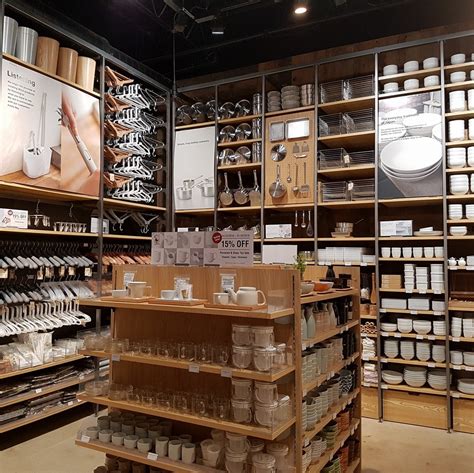 japanese retailer muji to open first canadian pop up store
