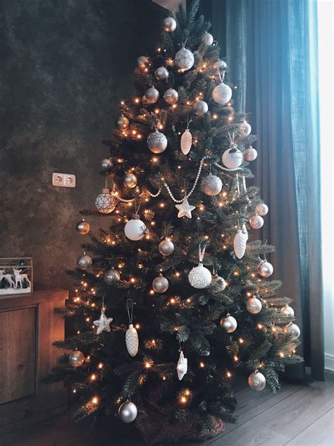 kerstboom goud en wit kerstboom versierde kerstbomen kerstboom versieringen