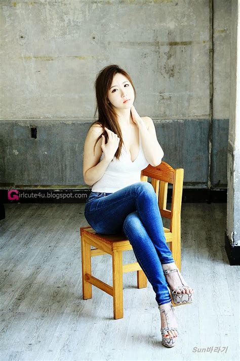 yeon da bin white top and jeans ~ cute girl asian girl