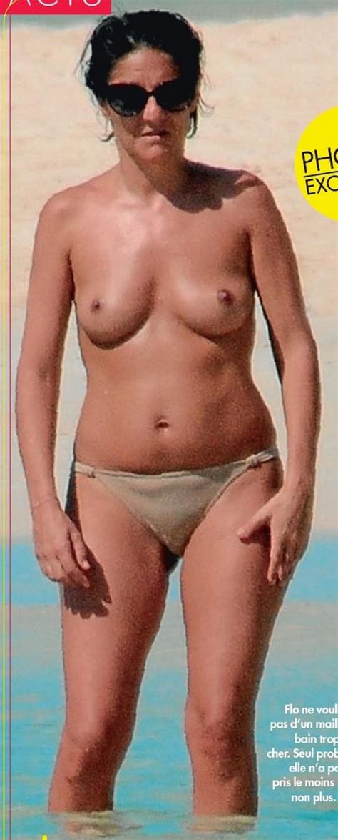 florence foresti nue dans plage topless sein softcore en bikini jambe starsfrance