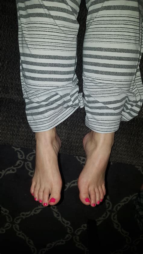 myprettywifesfeet my pretty wifes cute little candid feet hanging off
