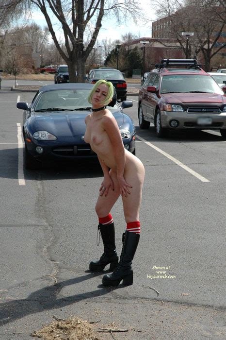 naked on parking lot august 2007 voyeur web hall of fame