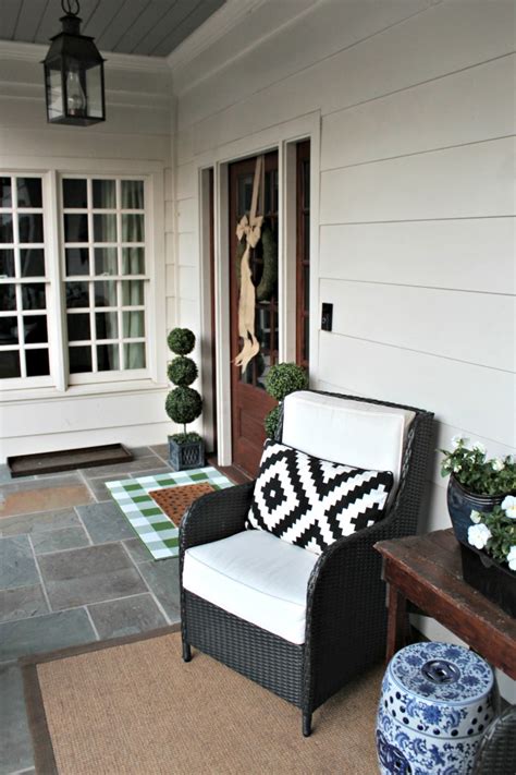 spring front porch ideas  decorate   budget