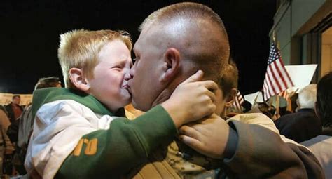 23 touching photos of soldiers returning home from war