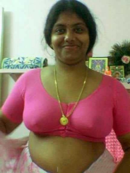 desi blouse me se bahar nikalte hue hot boobs ke pics