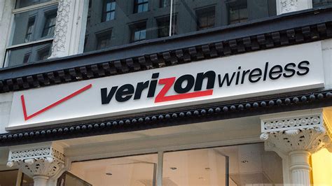 verizon  offer  year payment plans  smartphones costing    verge