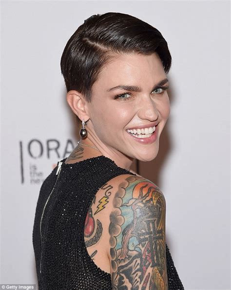 ruby rose flashes taut tummy at orangecon fan event in nyc daily mail