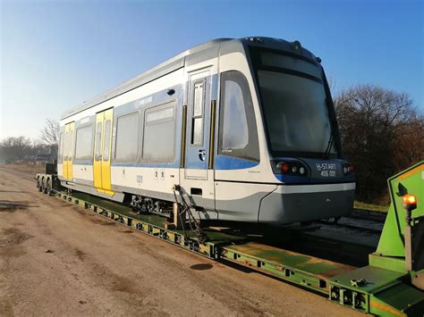 videón az első tram train a hírek főutcája
