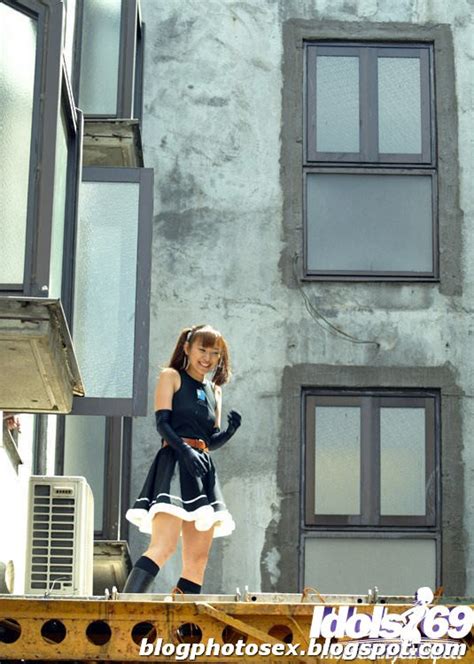 Akane Enjoys Showing Off And Posing In Her Cheerleader Uniform [124