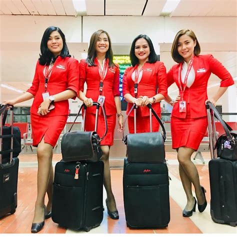 Pramugari Airasia Indonesiaさんのinstagram写真・2019年4月5日 21 08 Tight Mini