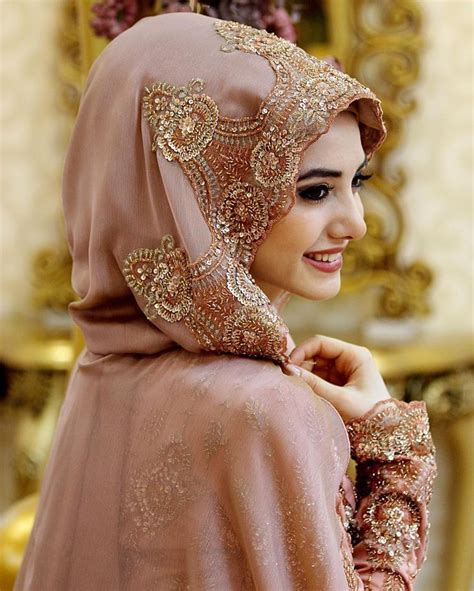 pin by 𝐵𝒶𝒷𝓎𝒢𝓊𝑅𝓁 💜🧸 on ⋆ْ ⚘hijab styles⚘ْ ⋆ْ muslimah wedding dress