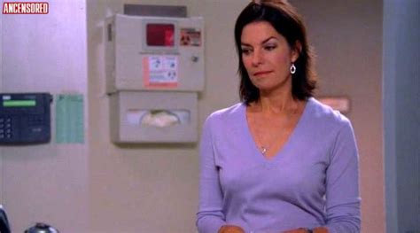 nackte sela ward in house m d