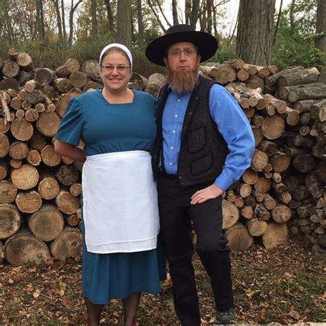 pin by deb wilfinger on amish in 2020 couple outfits women amish