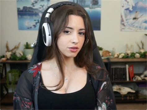 a twitch streamer with 900 000 followers says she s being stalked by a