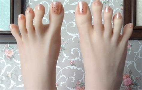 new girls simulate exciting foot feet sweet toes mold tanning skin