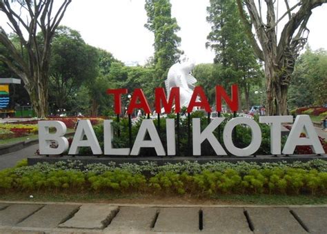 pesona keindahan wisata taman kota bandung  babakan ciamis bandung