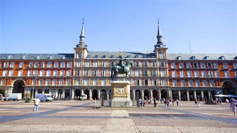 wszystkie wycieczki  inne atrakcje plaza mayor  madrycie hiszpania