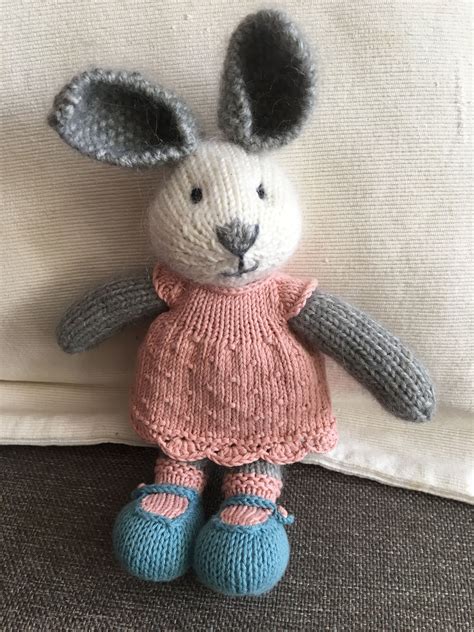 bunny rabbits teddy bear knitted toys crafts bunnies activity