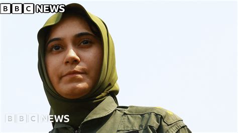 marium mukhtiar pakistani female fighter pilot dies in crash bbc news