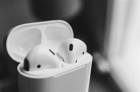 top benefits  owning apple airpods techengage