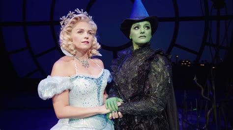 wicked uk 2019 behind the scenes with our new cast youtube