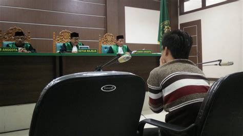 Two Men In Aceh To Receive 85 Lashes For Gay Sex Nz