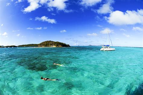 guide   grenadines  island   traveler lonely planet