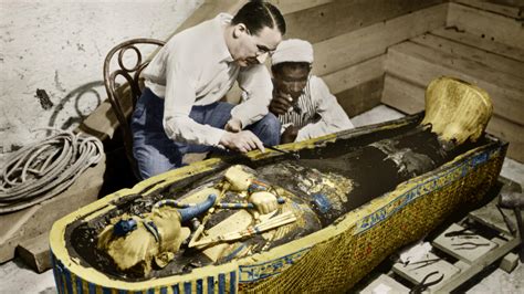 This Day In History Archaeologist Opens Tomb Of King Tut