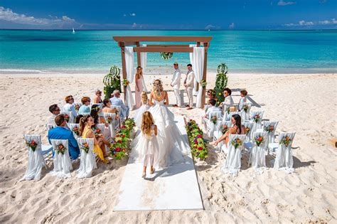 plan  beach wedding tips  etiquette noma diclifes