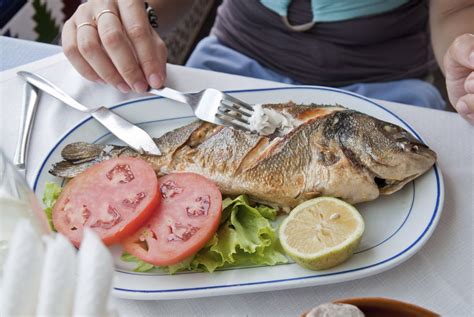 eating fish daily increases  risk  melanoma shopgiejocom