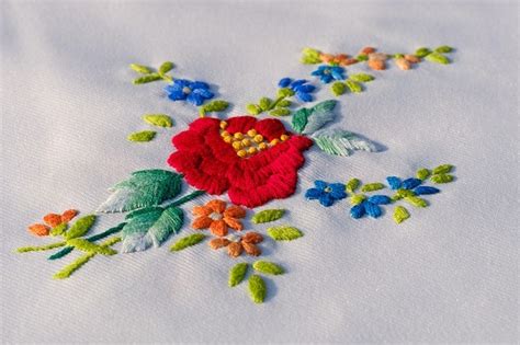 easy steps  embroidered flowers sewing  home