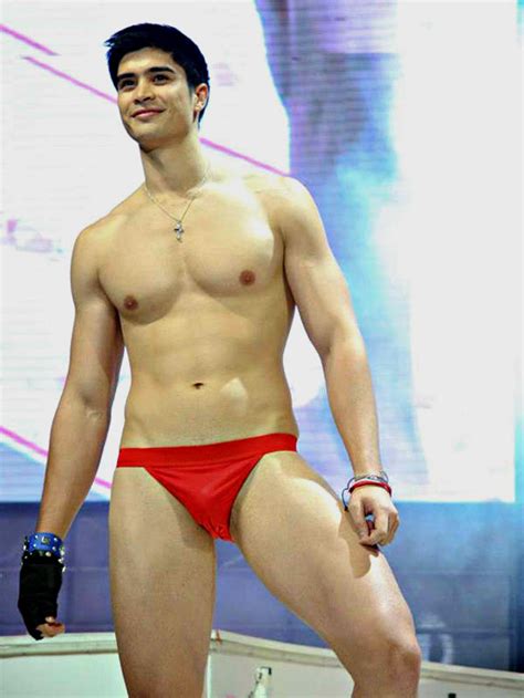 Hot Pinoy Vince Ferraren