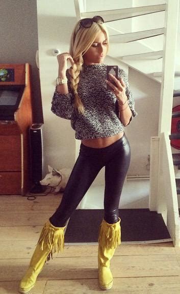 yoga pants hub on twitter blonde in leggings 👍🏻 hot selfie gkrilzunnj