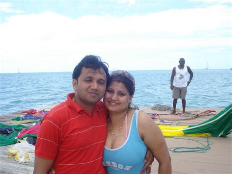 Newly Married Bhabhi Honeymoon Real Pic Posing In