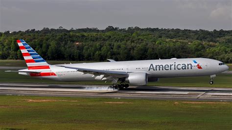 american airlines boeing  amazing landing    aviation