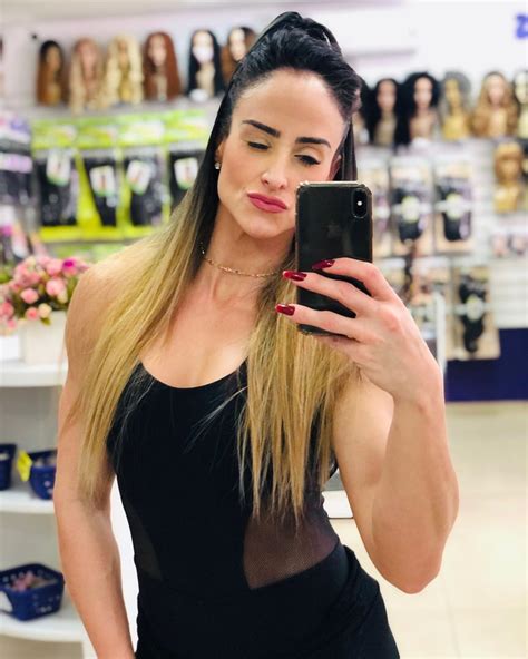 Brazilian Fitness Chick Gaby Tavares Selfie Photo